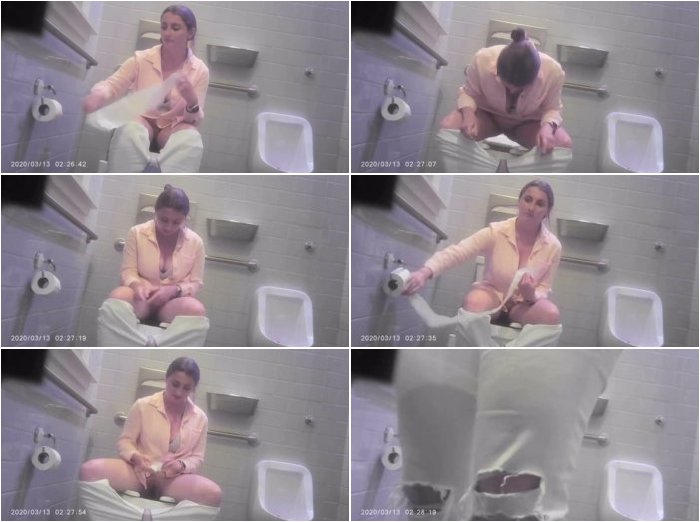 [Image: voyeur-pissing-3.jpg]