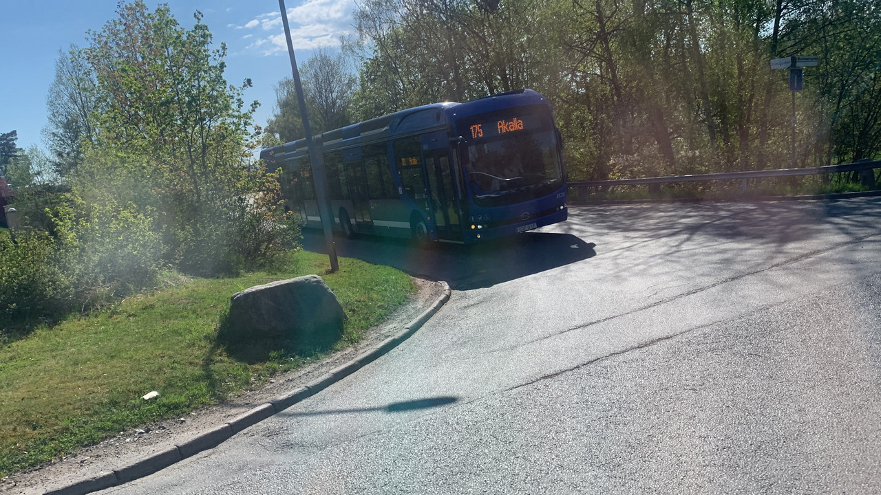 877FB181-AF88-4D33-9F85-04AB12235DF2