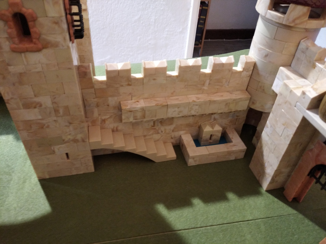 Detalles interiores  castillo amurallado(6)