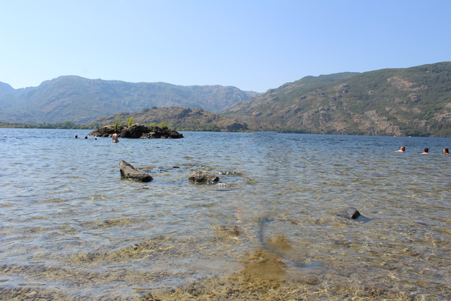 Slowtravel en Sanabria en tiempos de COVID - Blogs de España - Disfrutando del lago (1)