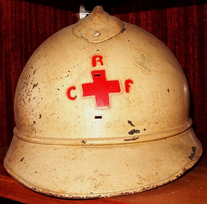 Casque adrian ww1 réutilisé ww2 puis réutilisé service de santé 04-Pap-secours