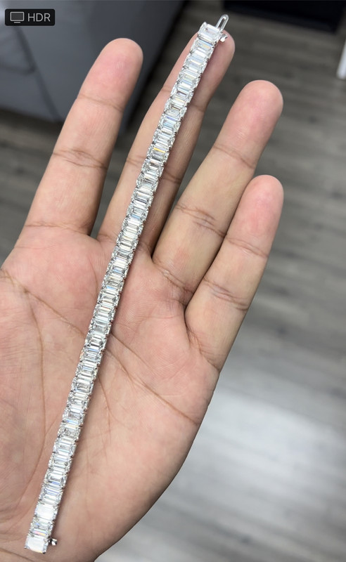 14378815-AE08-48D7-82C5-1D1570C174CD