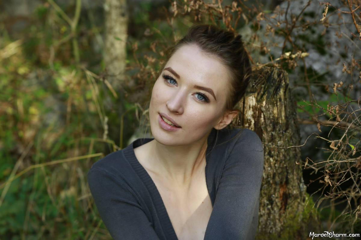 MarvelCharm_Kira-Hiking-108