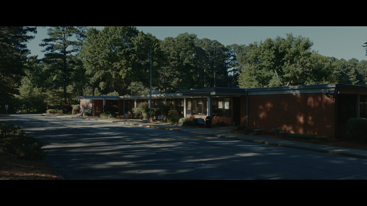 mpv shot Weapons 2025 2160p UHD BDRemux Hybrid HDR10plus DV HEVC Neciporuk 00 05 17 0001