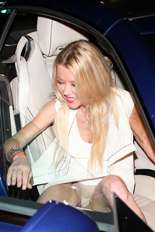 Tara-Reid-UpskirtStars.Com-1 (3)
