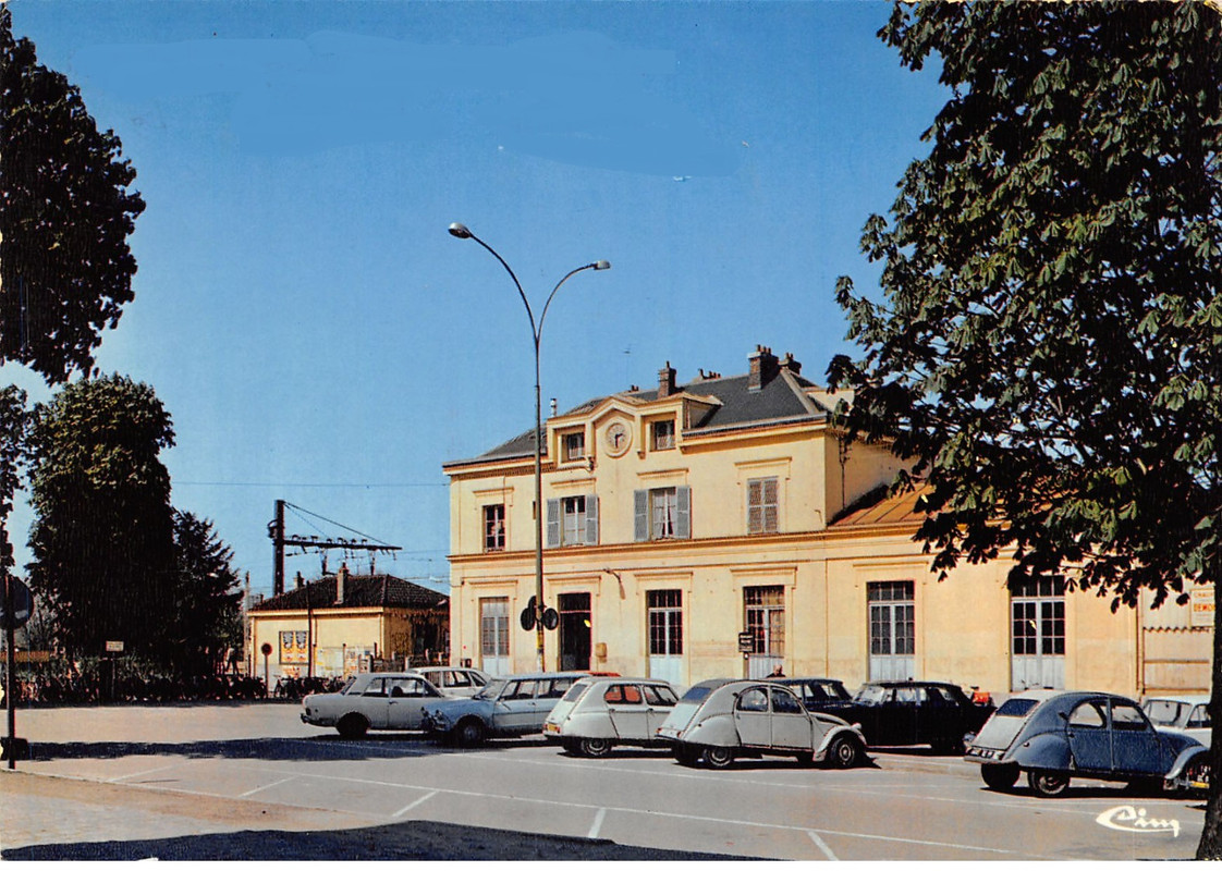 Montgeron, 91Place de la gare