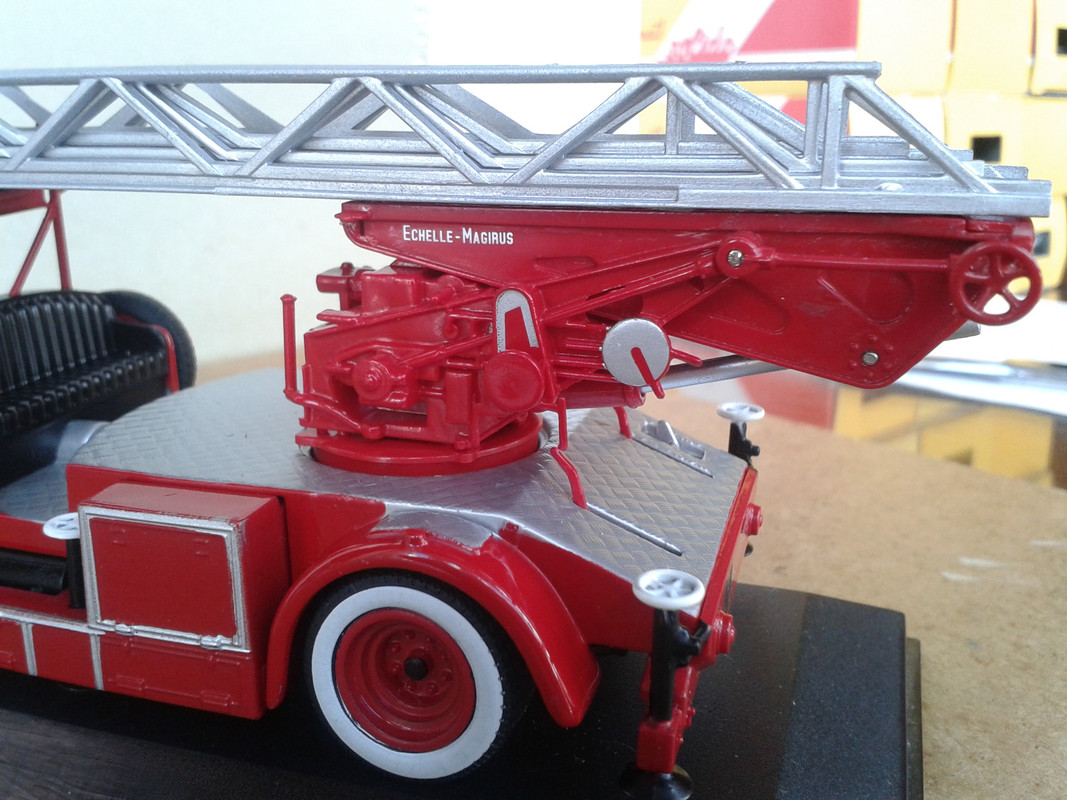 1939 Delahaye Type 103 con escalera Magirus hidráulica TTL de 26 metros “Bomberos del Principado de 