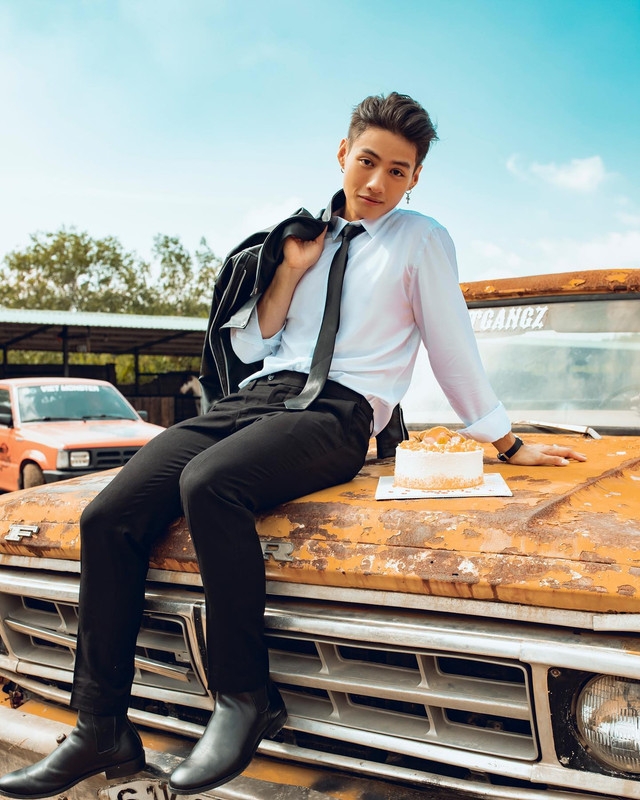 Photo by Duc Vuong 👑 on June 06, 2023. May be an image of 1 person and text. (1)