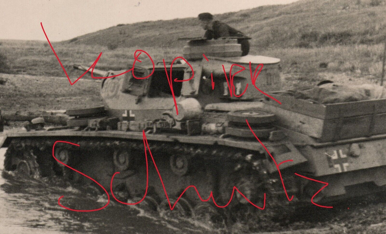 Wehrmacht Front PzKpfw III Tank Kfz Kampfwagen SdKfz 141. Tauch - Panzer Fluss (1)