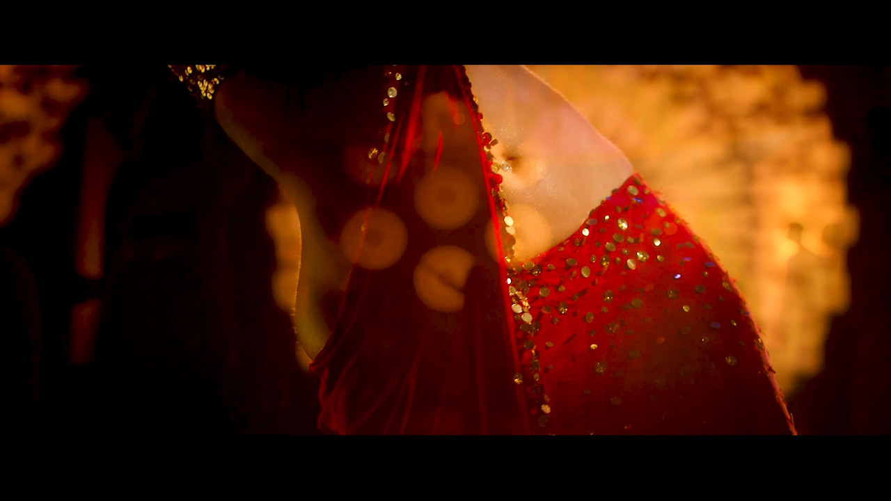Nushrat Bharucha Hot Song From Sonu Ke Titu Ki Sweety 2018 4k.mp4_snapshot_00.13_[2021.01.11_00.34.3