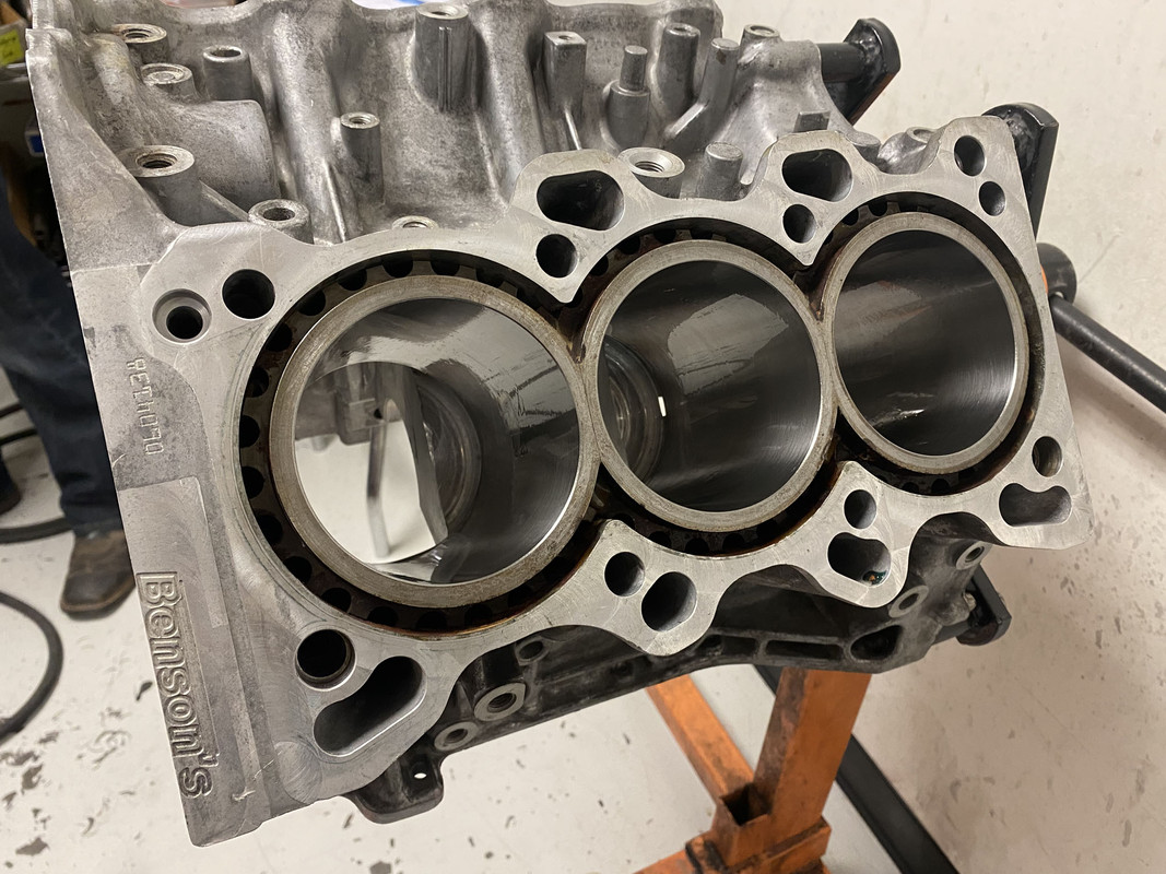 0A98CDE3-7CB0-4D31-9CE5-09BBB8AF3DB8