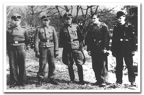 II.Abteilung, Pz.Reg.10, 6.Kompanie, de izquierda a derecha, SS-Hauptscharführer Fritz Stief, Spieß, SS-Untersturmführer Rudi Schwemmlein, SS-Hauptsturmführer Leo Franke, SS-Untersturmführer Hans, Quandel SS-Hauptsturmführer Stratman