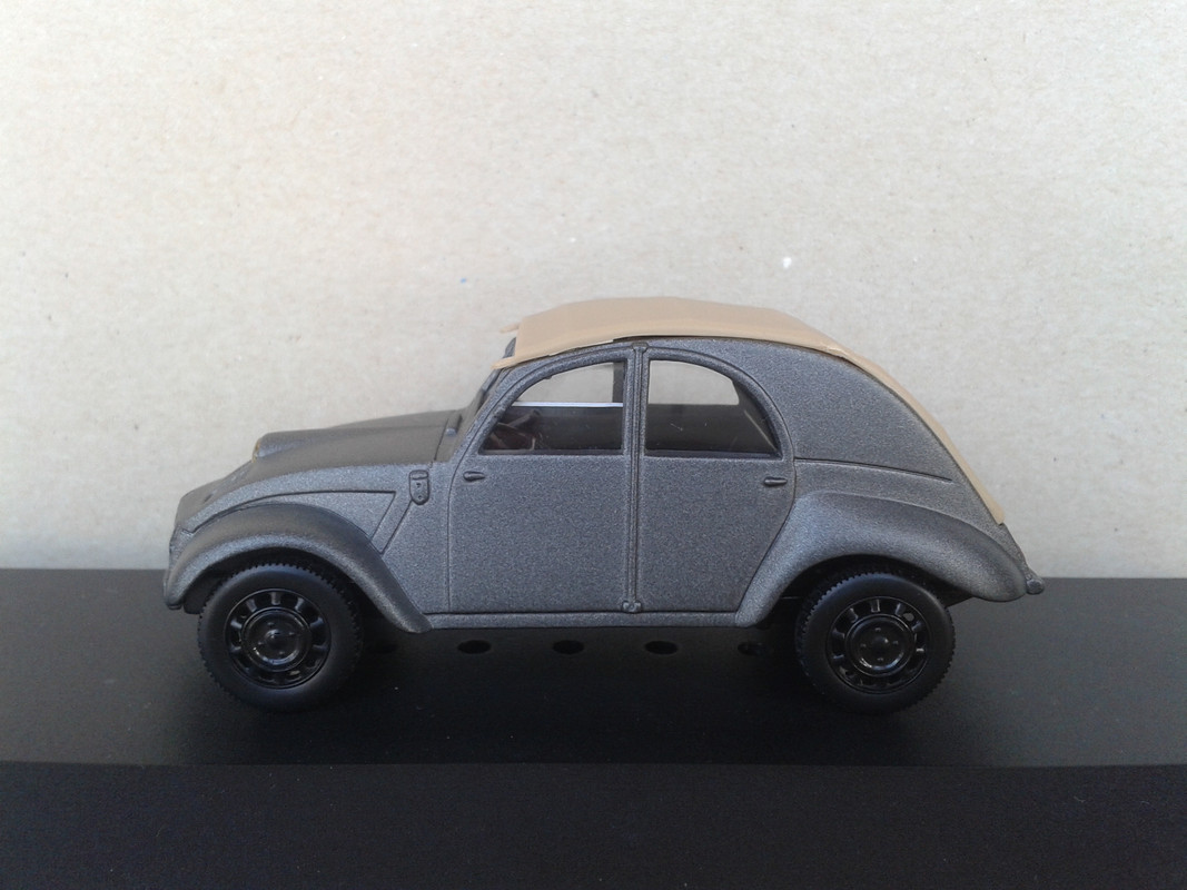 1942 Citroën 2CV Prototipo “Cyclope” (Norev-nº14 Colección Citroën 2CV) (8)