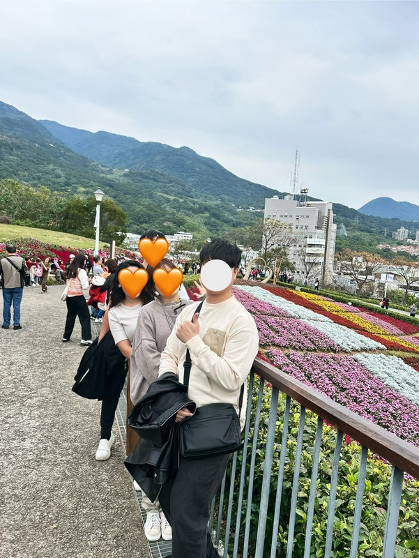 和朋友觀賞花海