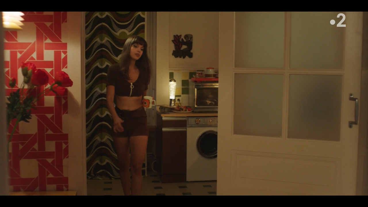 2022-05-13_21_10_Fr2_Les-petits-meurtres-d-Agatha-Christie-70-s_3x2_La-chambre-noire.mp4_snapshot_01