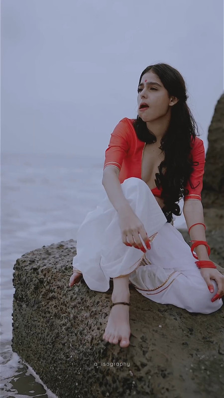 anaswara.rajan sexy photoshoot.mp4_snapshot_00.30.643