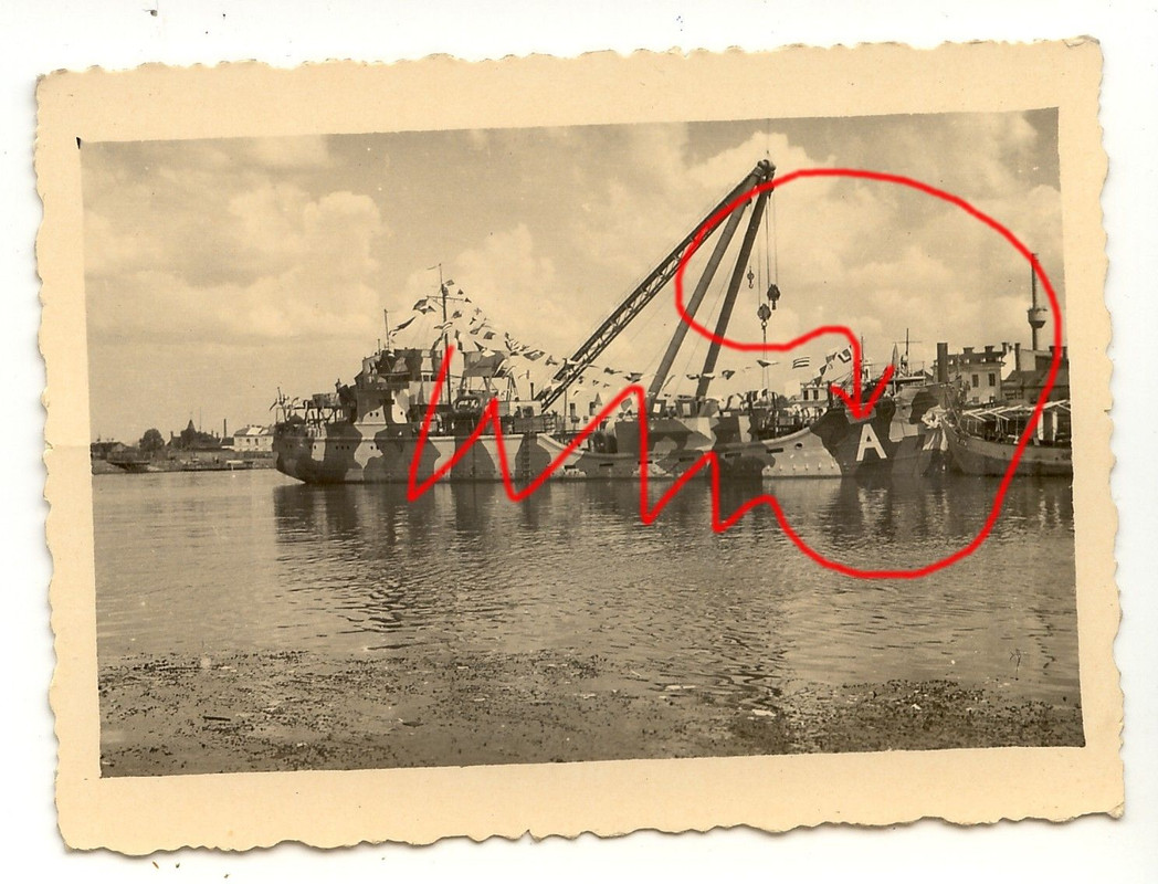 deutsches Kriegsschiff LAT Ari Träger A Tarnanst