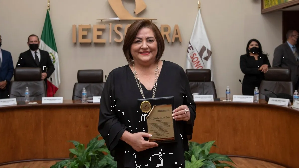 ¿Sin título profesional, ni cédula, la nueva presidenta del INE?