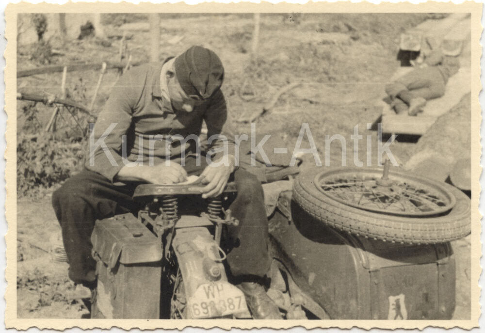 Foto Wehrmacht 10. Panzer Reg 6 Russland Motorrad Wappen Emblem Bär Berlin