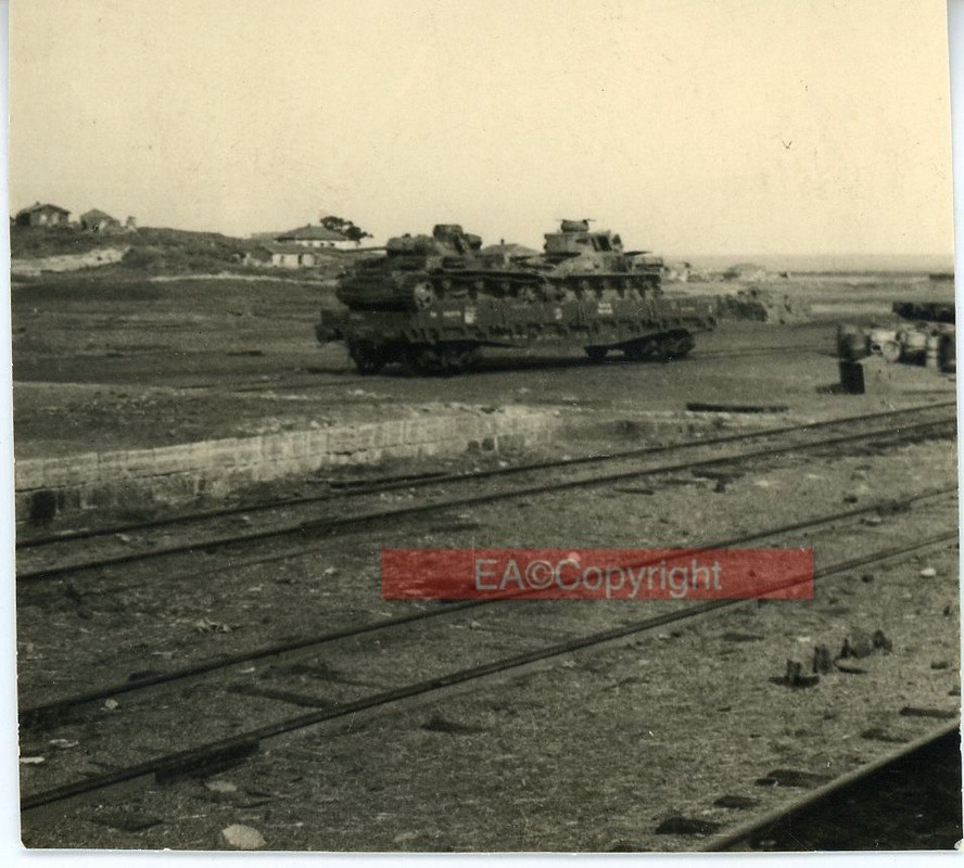 beschädigte Panzer Pz III 5 cm und Pz IV General