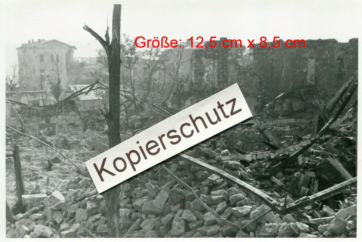 Sewastopol Krim Севастополь , zerstörte Häuser Ruinen