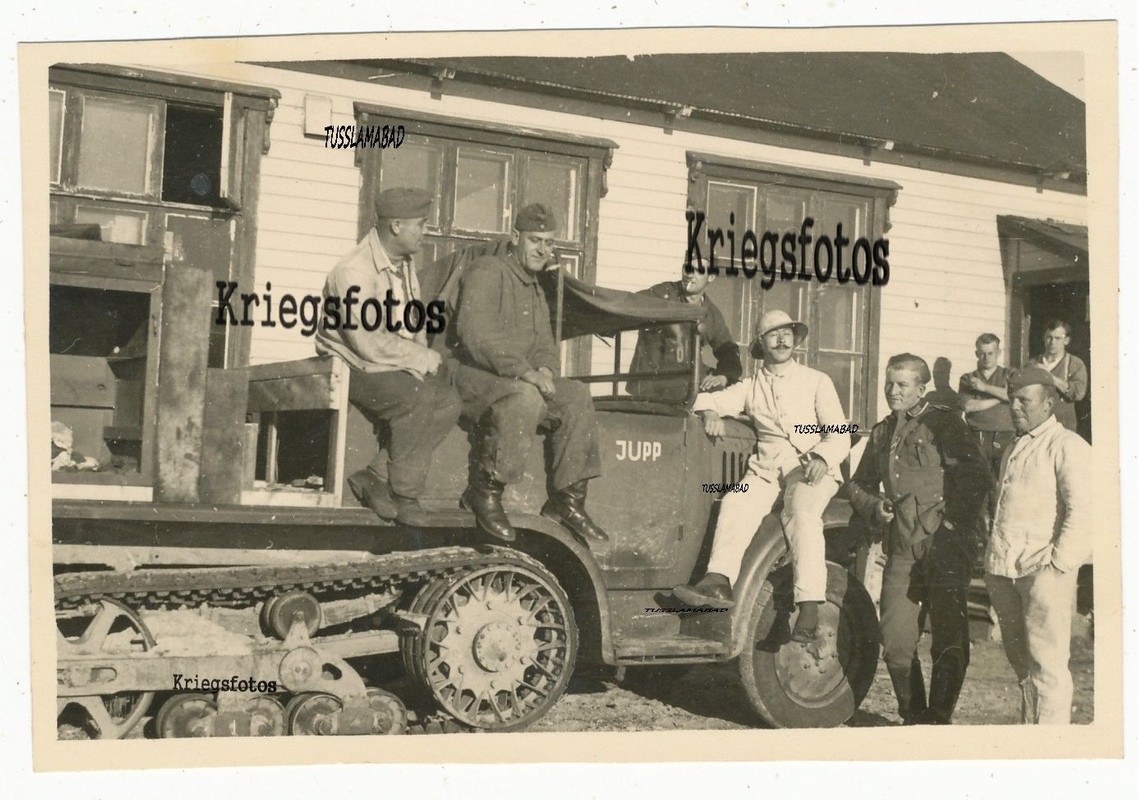 Ekerö Ekeroe Ekero Vadsö Norwegen Soldaten Kette