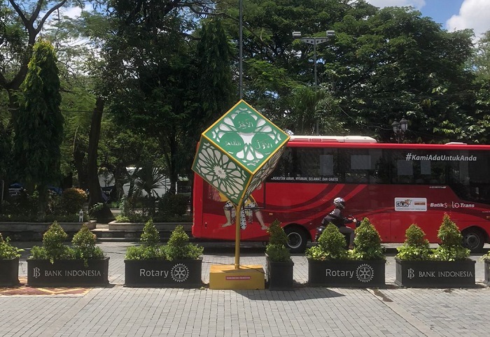 Lampion berlafal Asmaul Husna di Solo.