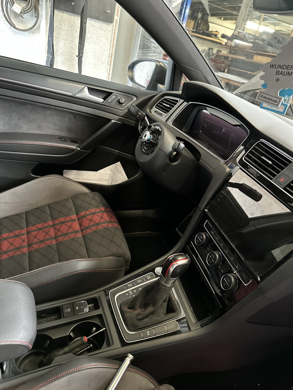 F6F13158-C261-440E-BC8B-E7671F9F6D93