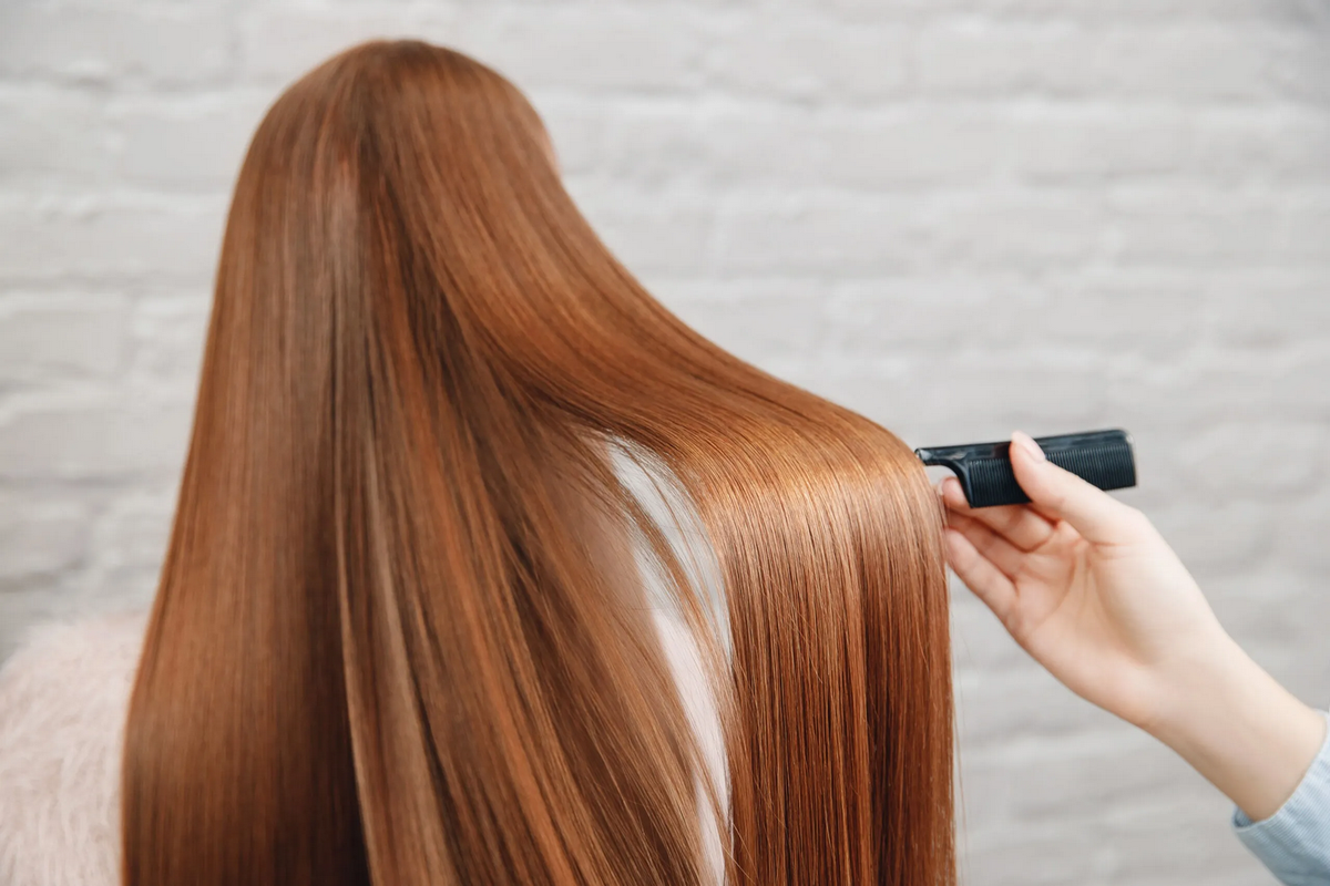 ¿Cómo alisar el cabello de forma natural y permanente? Descubre la receta mágica