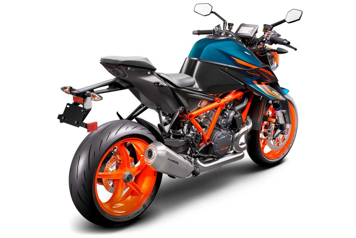 Стритфайтер KTM 1290 Super Duke R EVO 2022 с полуактивной подвеской