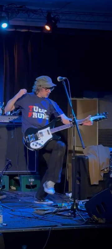 Screenshot_20250928_215033_Video Player