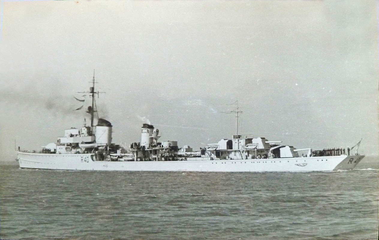 HMS Nonsuch (R.40)-2
