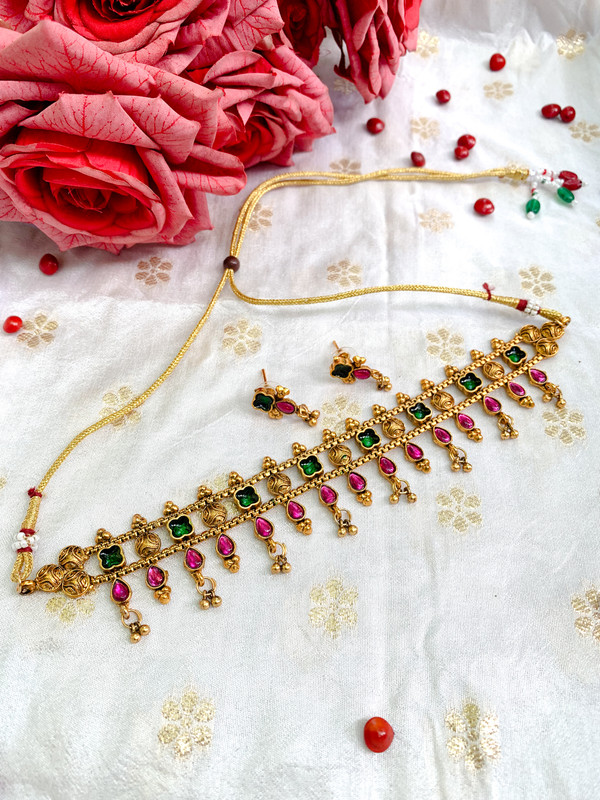 Antique Gold ruby and emerald chocker ( red & green )