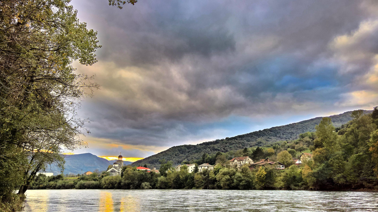 DDCDC4EB-9640-4218-9E44-F1588D8B82FD