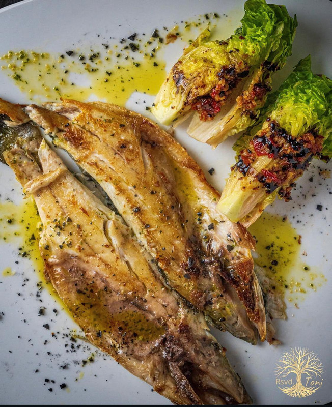 Dorada a la plancha con guarnición