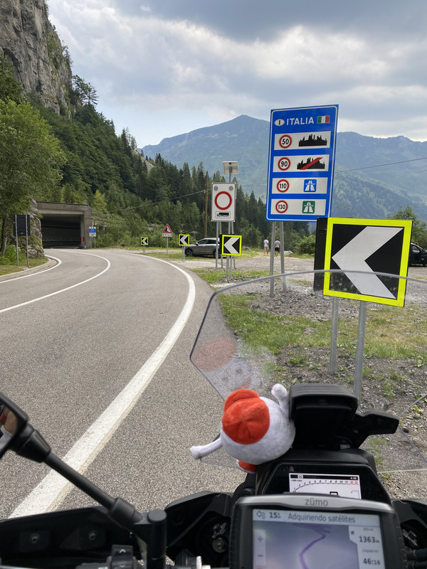 A65A9578-FA7E-4281-BFD4-CA5ADE92C0DA