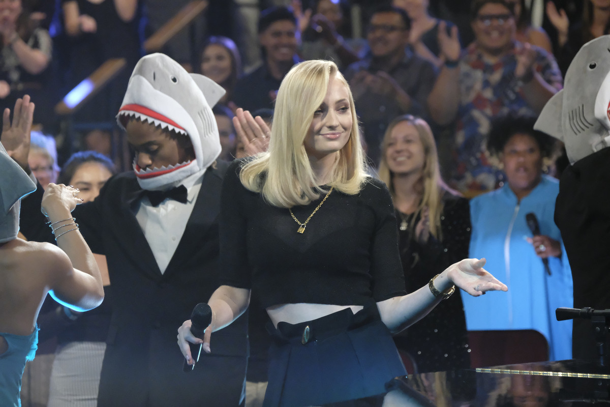 sophie-turner-the-late-late-show-with-james-corden-september-26t