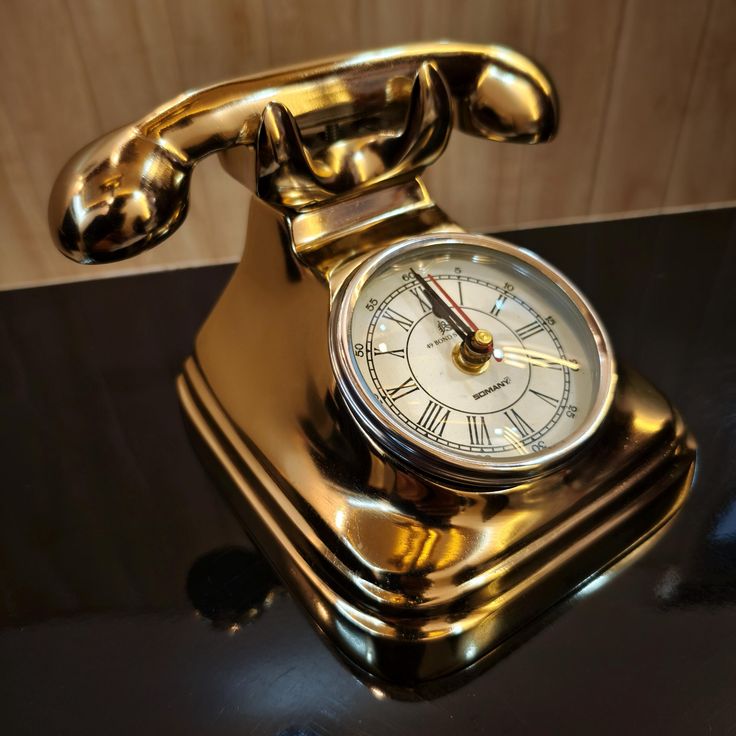 clock-phone-2.jpg