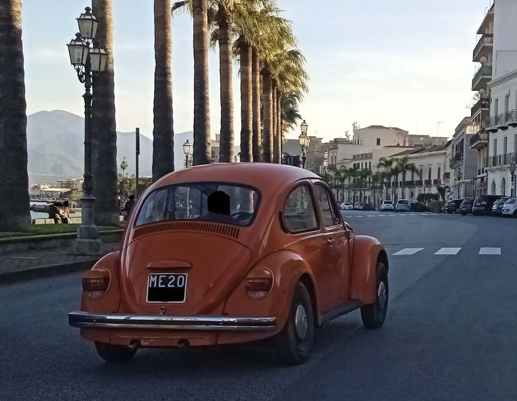 i.postimg.cc/Kjtnfprs/VW-Maggiolone.jpg