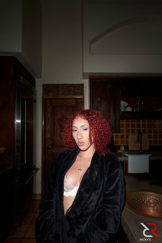 rr0145 kiraperez rickyjohnson 0001