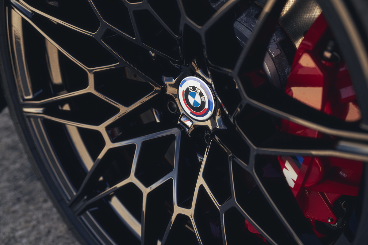 P90468179_highRes_the-first-ever-bmw-m