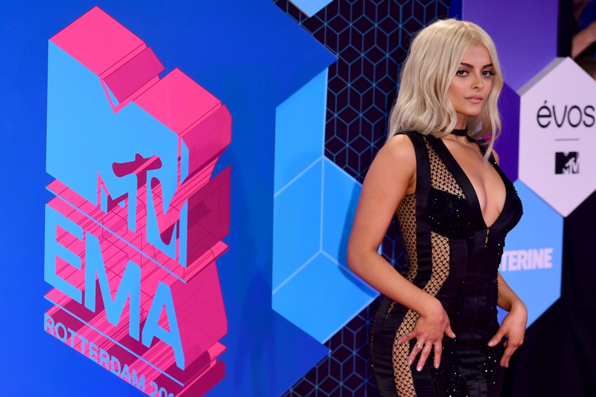 bebe-rexha-performs-at-mtv-europe-music-awards-2016-in-rotterdam