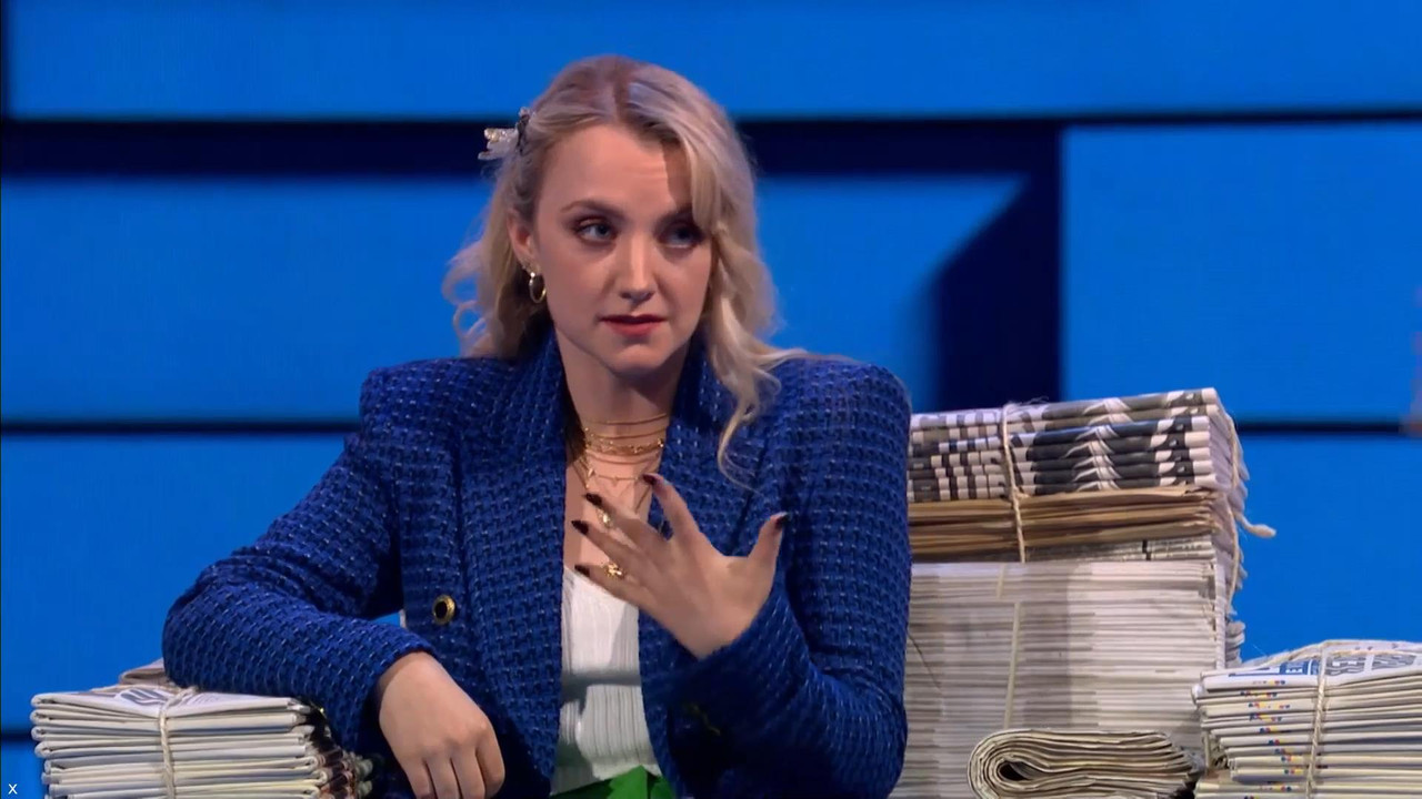 Evanna Lynch 041121.mp4_snapshot_02.15_[2021.11.04_23.52.47]