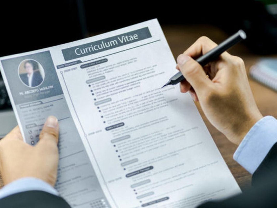 Joven buscaba empleo y al enviar su currículum terminaron burlándose de ella