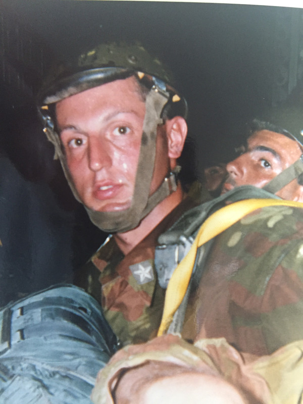 4CE4FEC7-C09E-4216-AFB9-F19C86F37308