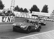 1964 International Championship for Makes - Page 4 64lm64-AC-Cobra-J-de-Mortemart-R-Fraissinet-10