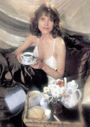 madeline-smith-c15