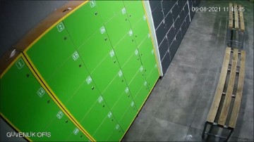 [Image: Voyeur26515105007.jpg]