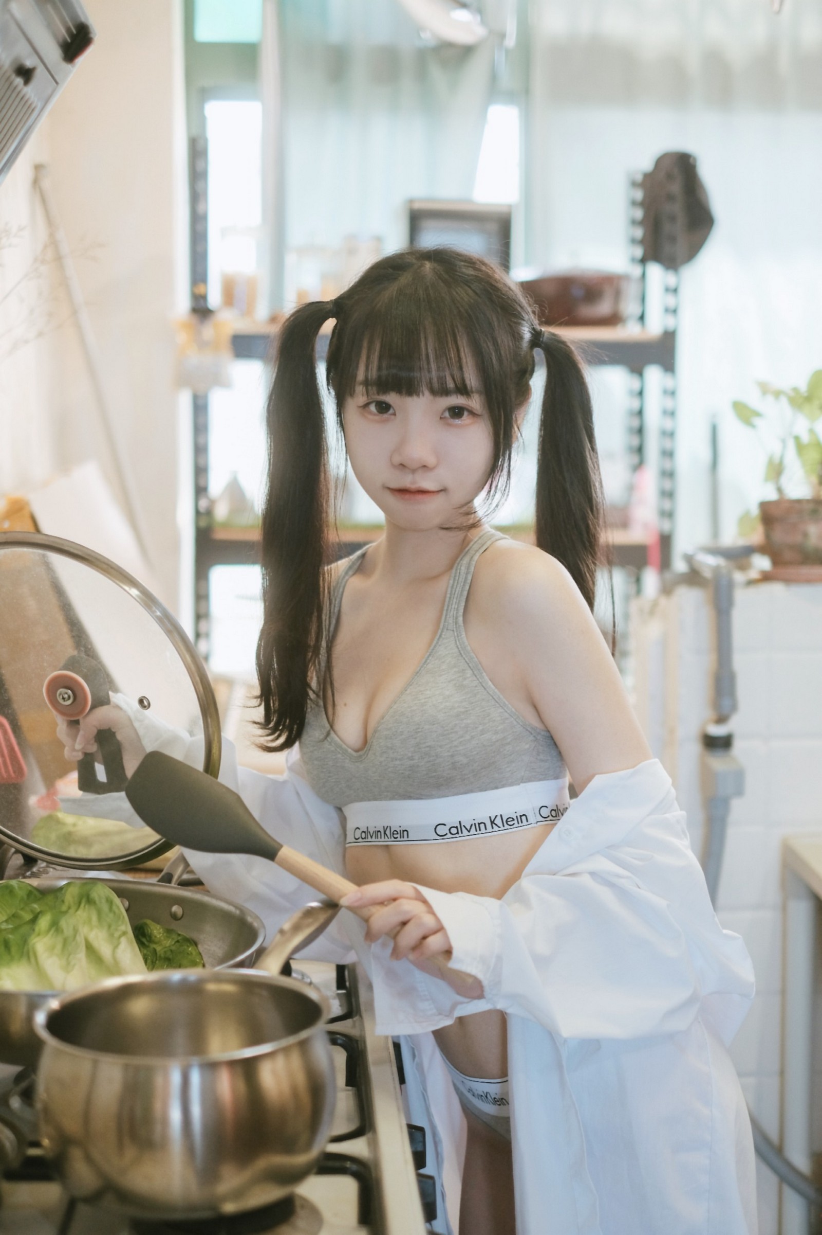 可可小白兔 首發 居家可攜帶小蘿莉🐰 写真集 – 私房主题 高清图 [22P-77MB]插图1