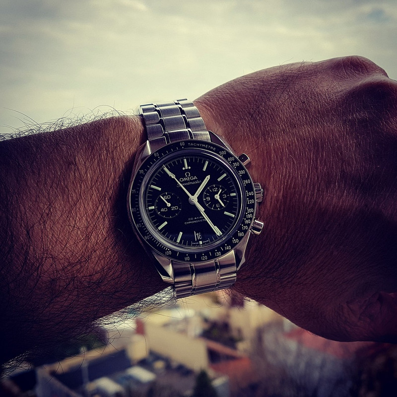 Omega Speedmaster Moonwatch Co-Axial Chronograph 44.25 mm (1)